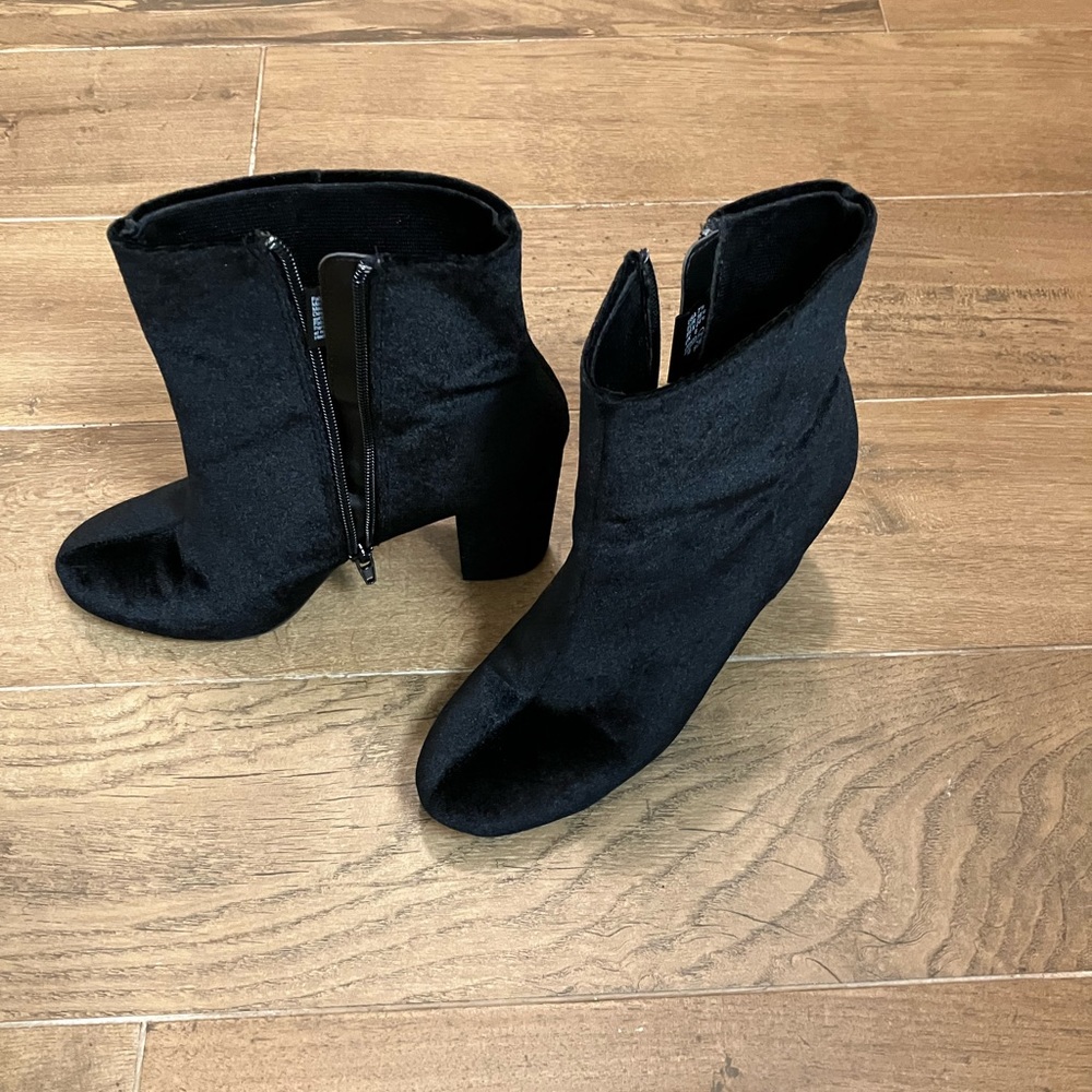 Black boot heels